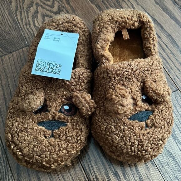 Soft teddy bear slippers  - Picture 3 of 3